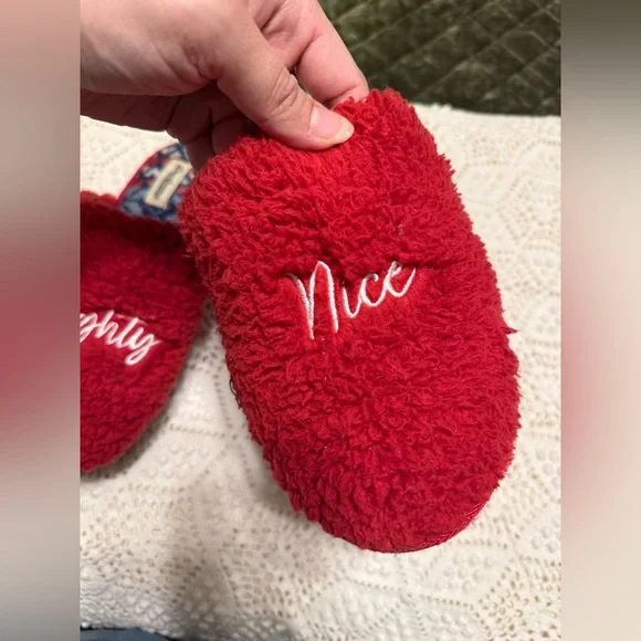 Dearfoams Naughty & Nice Slippers - Picture 3 of 8